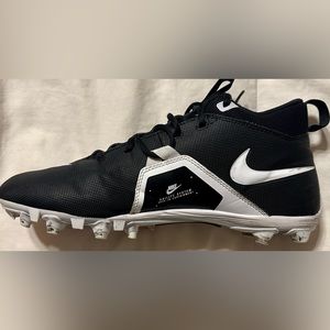Nike Alpha Menace Varsity 3 Mid Football Cleats